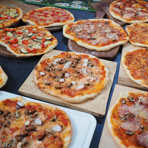 How To Make A Delicious Pizza At Home? Food Valy